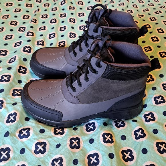 UGG Emmett Duck Boots - Picture 1 of 3